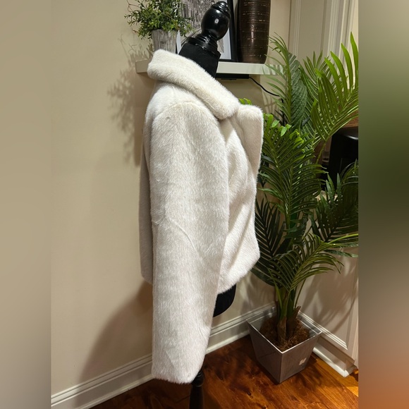 House of Harlow 1960 Faux Fur Creme Coat w/ Pockets Small - Picture 6 of 7